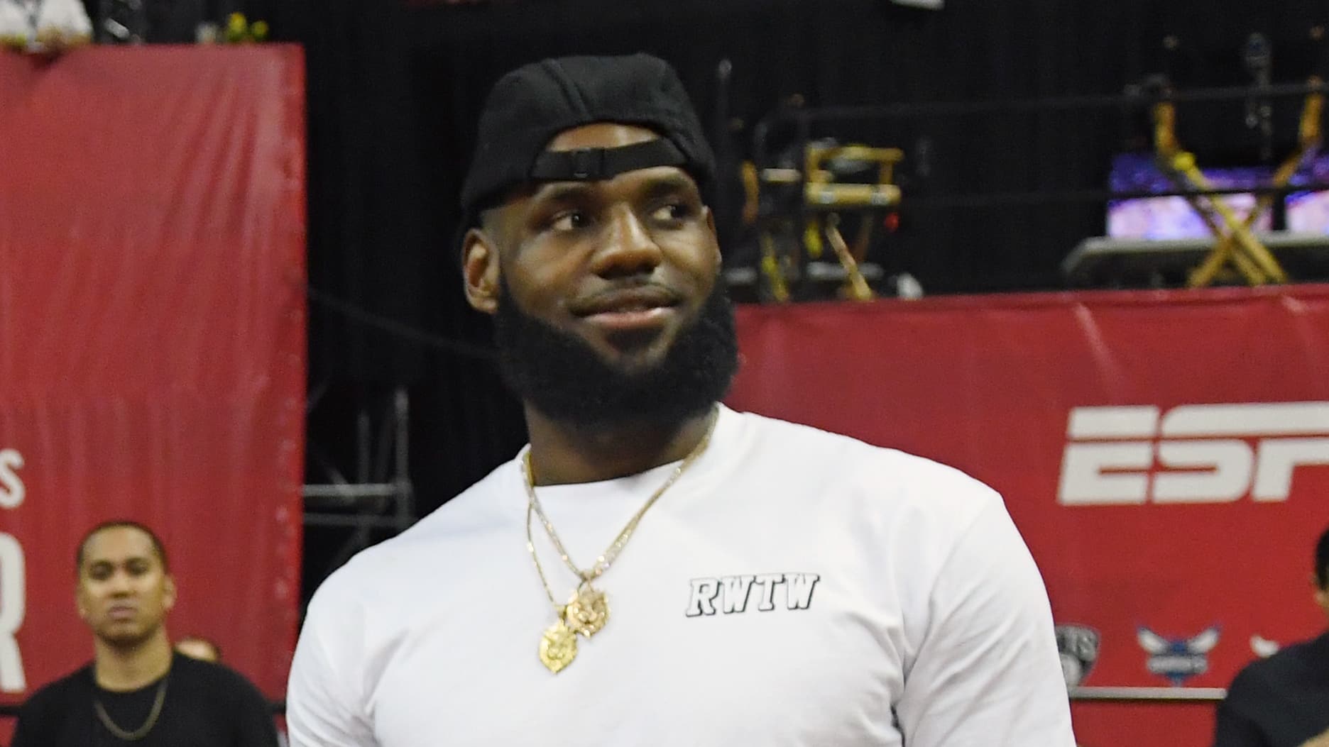 VIDEO: LeBron Throws Down Monster Dunk During Bronny's AAU Team Warm Up ...
