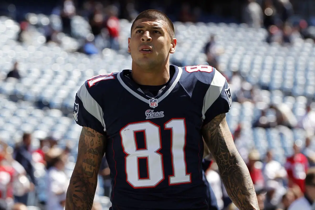 New Aaron Hernandez Book Links Ex-Patriots Star To Fourth Murder - The