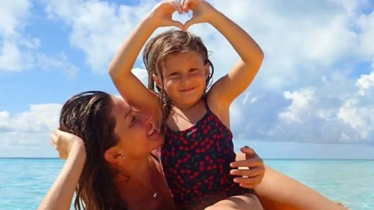 Gisele Shares Adorable Photo Of Daughter Vivian Enjoying The Sunset The Ball Zone