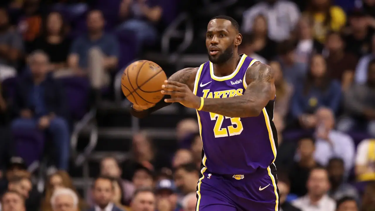 Lakers' LeBron James Reacts to Latest Career Achievement